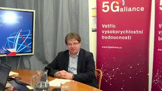 1. Uvítání a představení výzvy vrchním ředitel sekce digitalizace a inovací Ministerstva průmyslu a obchodu, Ing. Petr Očko, Ph.D. 1. Uvítání a představení výzvy vrchním ředitel sekce digitalizace a inovací Ministerstva průmyslu a obchodu, Ing. Petr Očko, Ph.D.