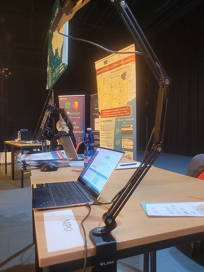 MIKROEXPO 2025. BCO prezentovala novelu zákona o elektronických komunikacích a GIA